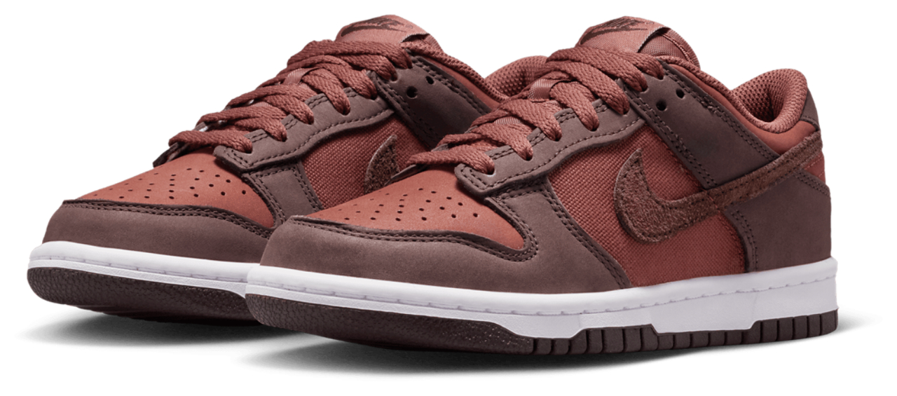 Nike Dunk Low SE Image 6 of 8. Tap to open photo gallery.
