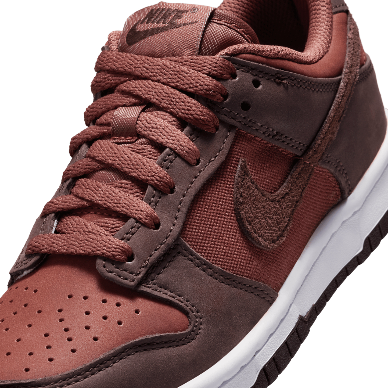 Nike Dunk Low SE Image 7 of 8. Tap to open photo gallery.