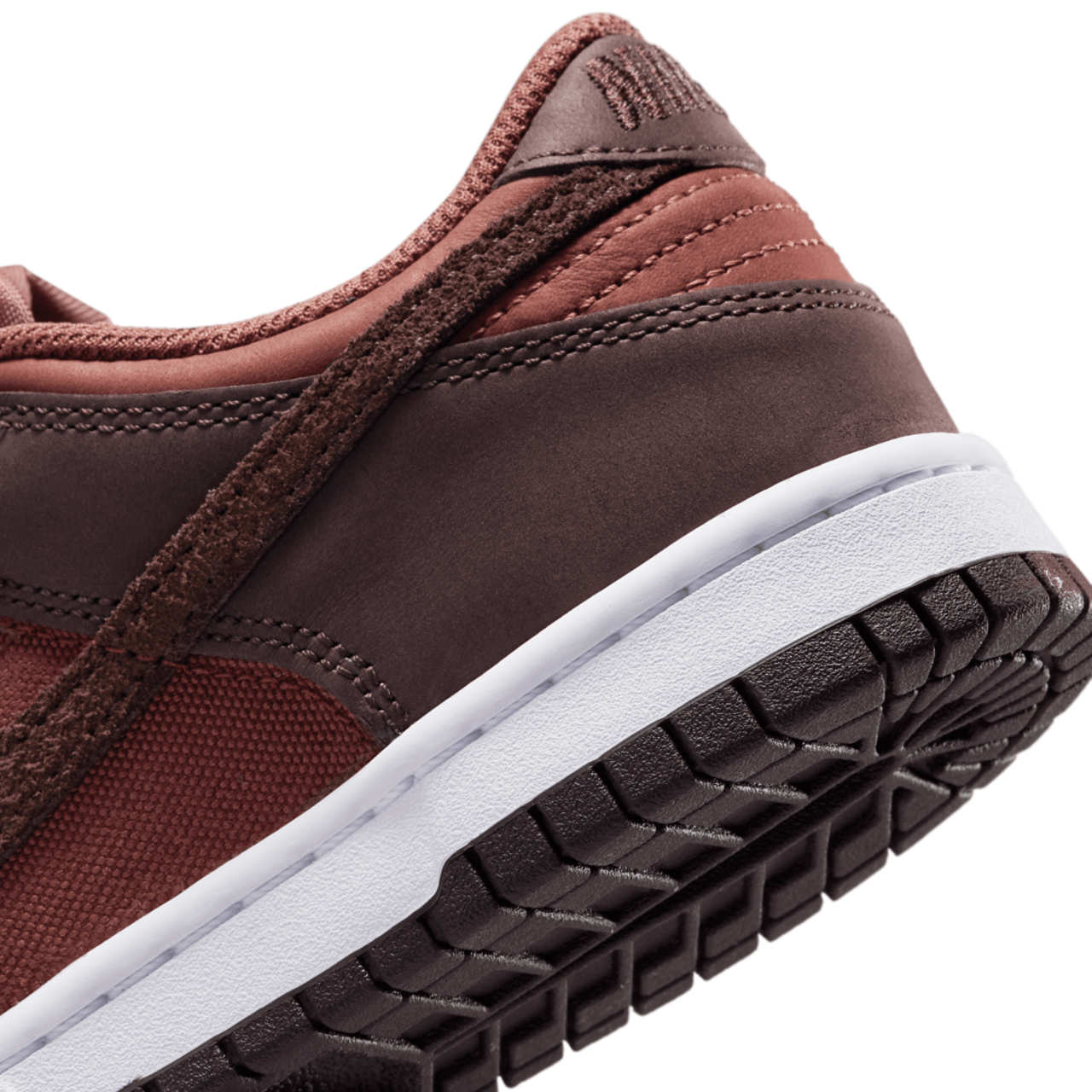 Nike Dunk Low SE Image 8 of 8. Tap to open photo gallery.