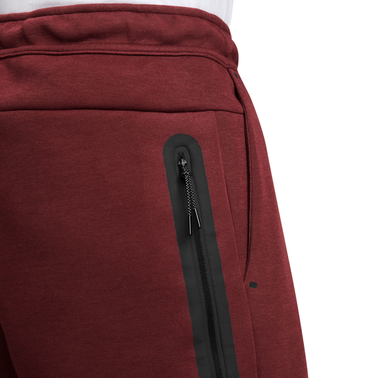 Nike Pantalon à ourlet ouvert en molleton Tech Image 3 de 3. Appuyez pour ouvrir la galerie de photos.