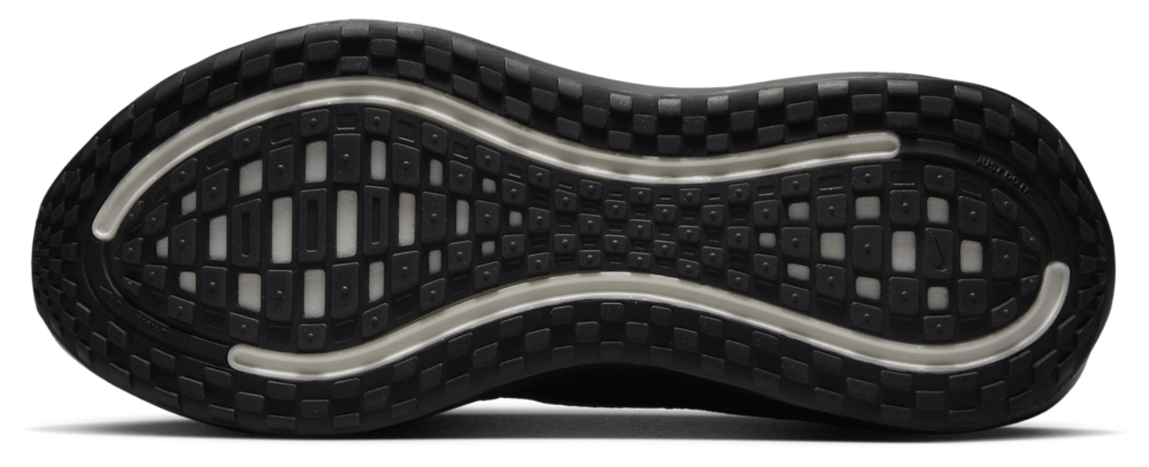 Nike Vomero Plus Image 4 de 5. Appuyez pour ouvrir la galerie de photos.