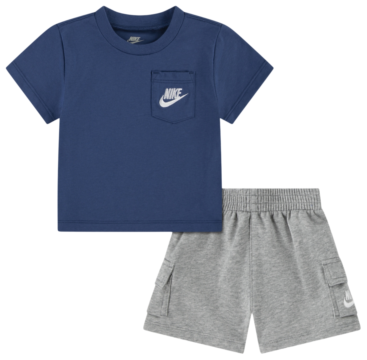 Nike Ensemble avec t-shirt à poche NSW et short FT Image 1 de 5. Appuyez pour ouvrir la galerie de photos.