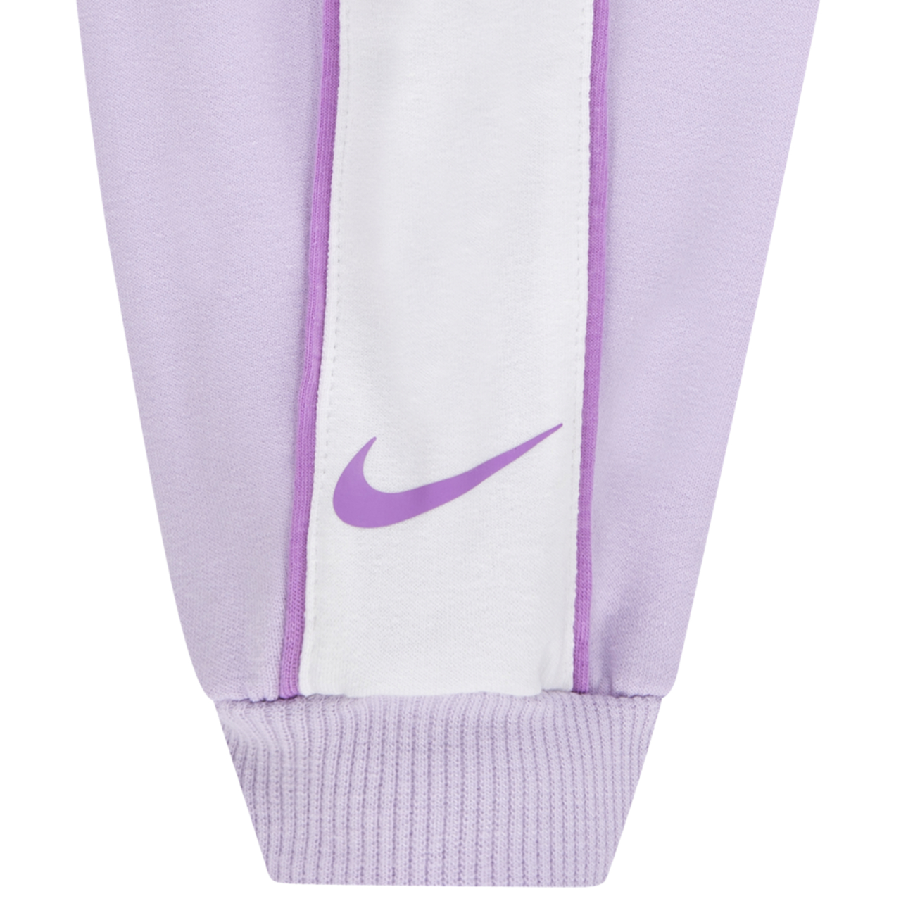 Nike E1D1 1/4 Zip Pants Set  Image 8 of 8. Tap to open photo gallery.