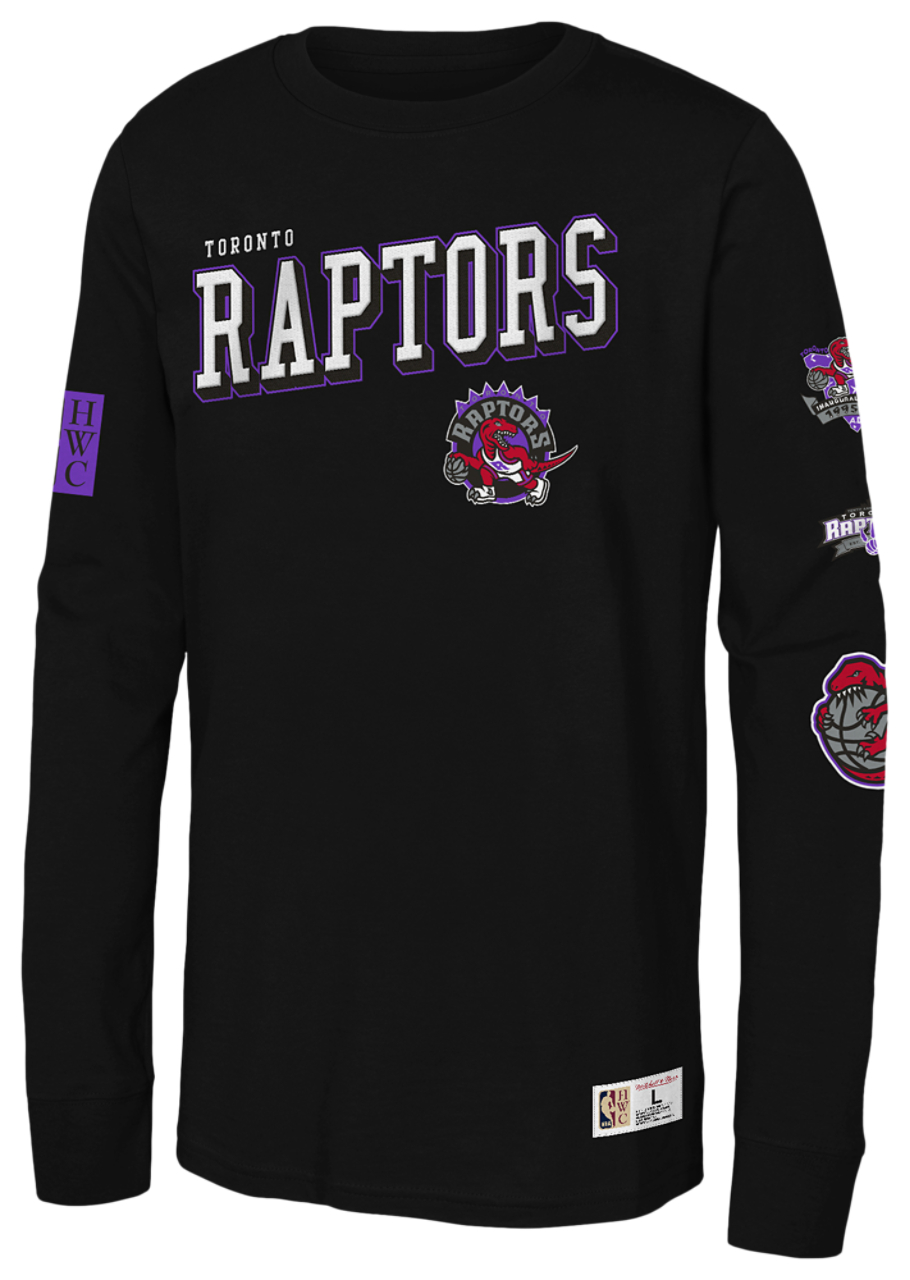 Mitchell & Ness T-shirt à manches longues Camp d’entraînement Raptors Image 1 de 1. Appuyez pour ouvrir la galerie de photos.