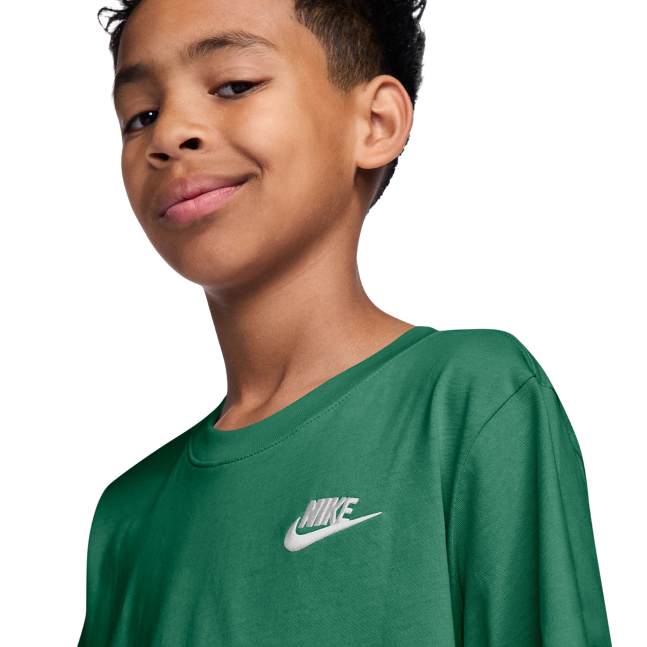 Nike T-shirt NSW EMB Futura Image 3 de 3. Appuyez pour ouvrir la galerie de photos.
