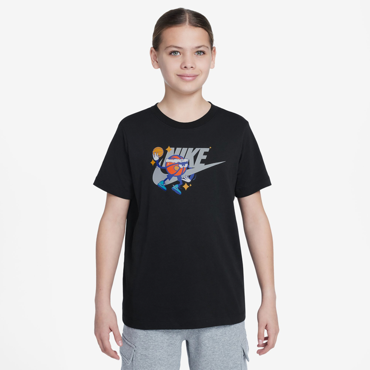 Nike T-shirt NSW Basketball  Image 1 de 2. Appuyez pour ouvrir la galerie de photos.
