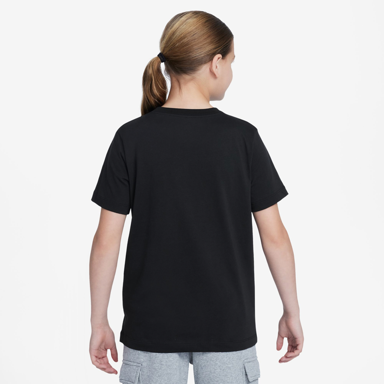 Nike T-shirt NSW Basketball  Image 2 de 2. Appuyez pour ouvrir la galerie de photos.
