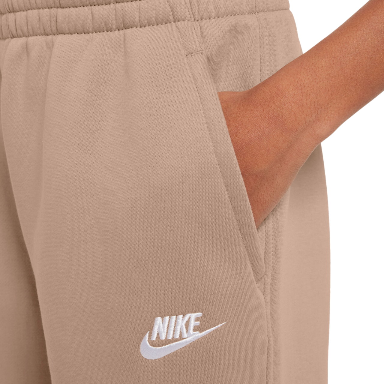 Nike Pantalon d’entraînement en molleton NSW Club LBR Image 3 de 3. Appuyez pour ouvrir la galerie de photos.