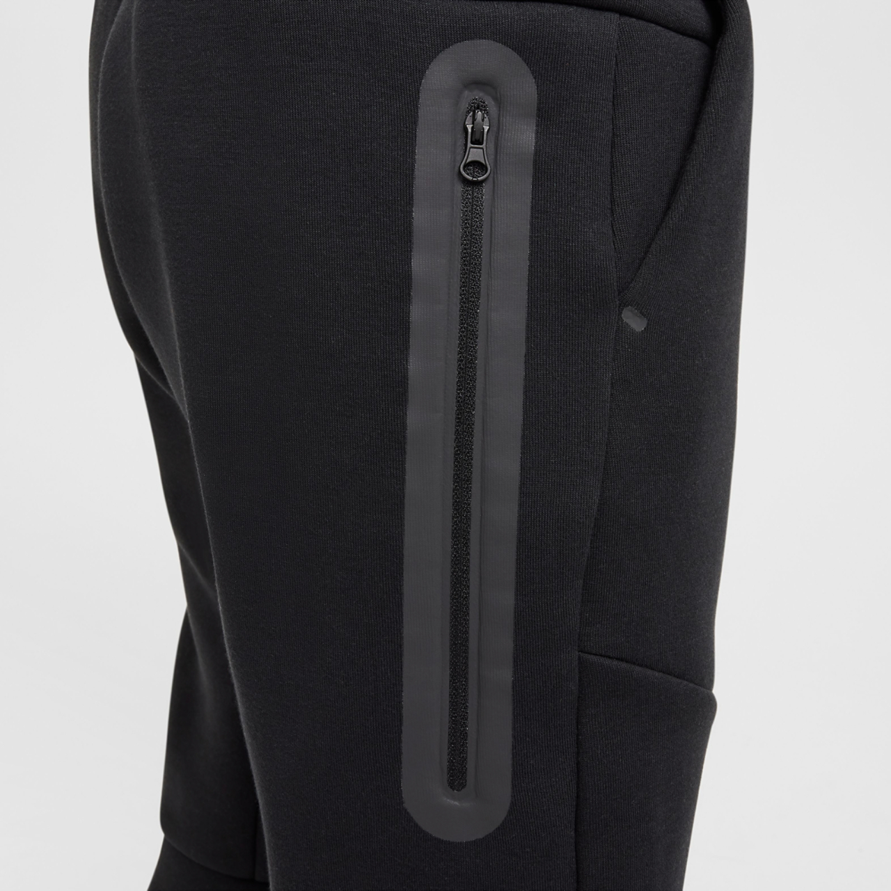 Nike Pantalon en molleton Tech Image 6 de 7. Appuyez pour ouvrir la galerie de photos.