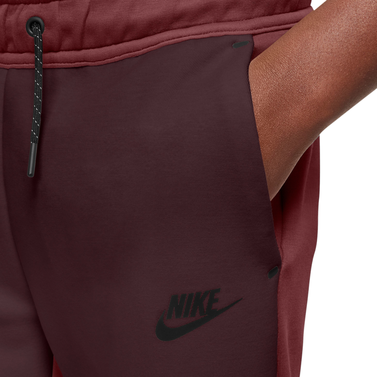 Nike Pantalon en molleton Tech Image 3 de 3. Appuyez pour ouvrir la galerie de photos.