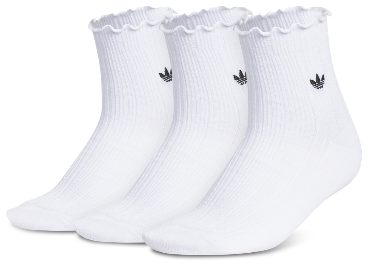 adidas Paquet de 3 paires de chaussettes courtes à volants Originals Image 1 de 4. Appuyez pour ouvrir la galerie de photos.