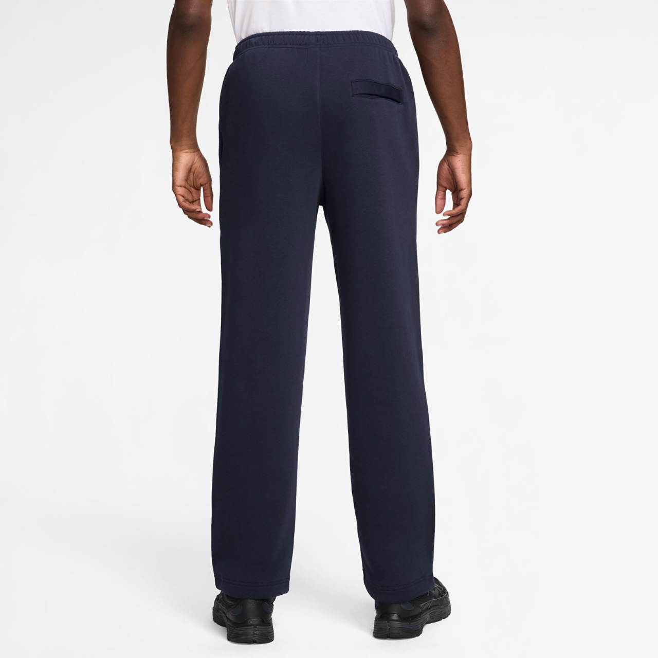 Nike Pantalon bungie en molleton Club BB Image 2 de 2. Appuyez pour ouvrir la galerie de photos.