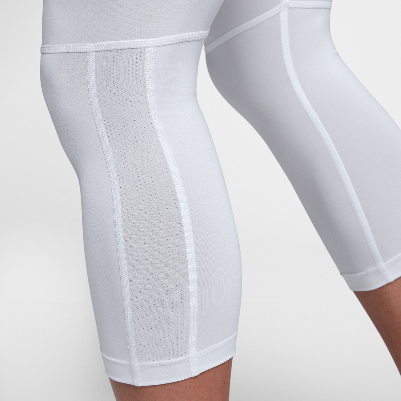 Jordan 23 Alpha Dry 3/4 Tights Image 5 of 7. Tap to open photo gallery.