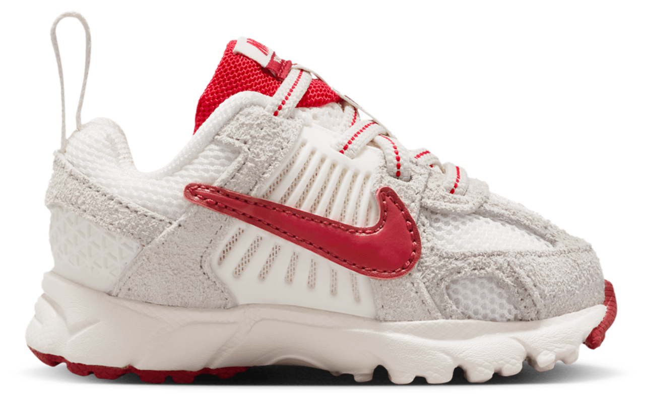 Nike Vomero 5 SE Image 1 of 5. Tap to open photo gallery.