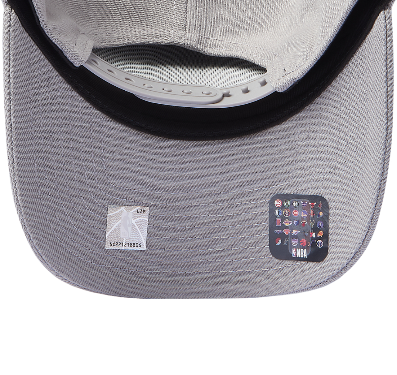 New Era Casquette chromée à structure en A Tonnerre 9FORTY Image 5 de 5. Appuyez pour ouvrir la galerie de photos.