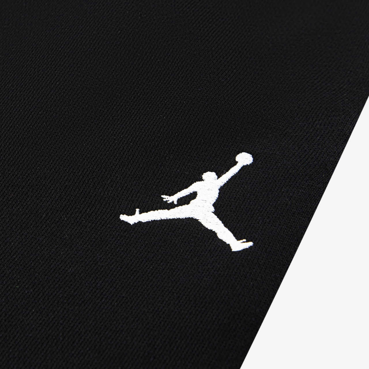 Jordan Brooklyn Fleece Cargo Pants Image 6 of 6. Tap to open photo gallery.