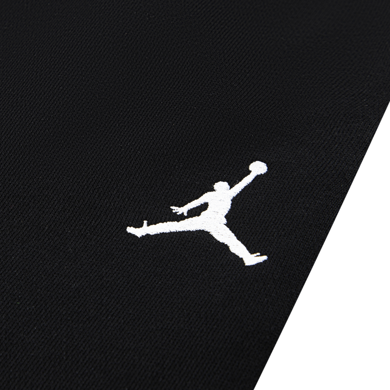 Jordan Brooklyn Fleece Cargo Pants Image 6 of 6. Tap to open photo gallery.