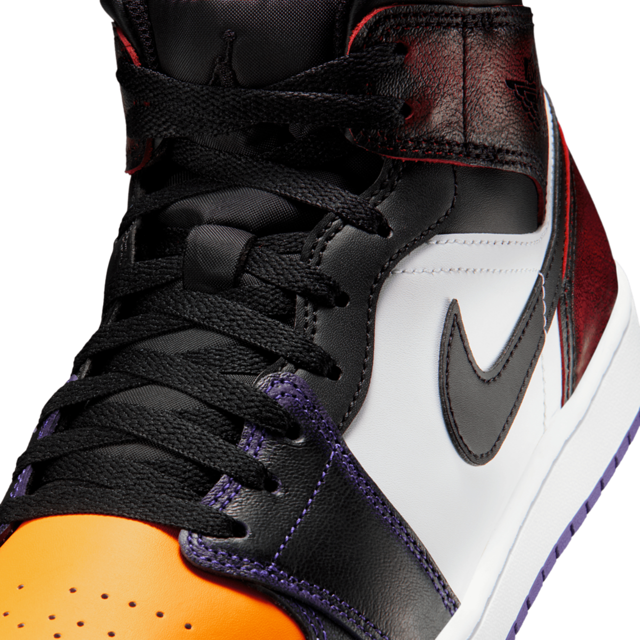Jordan Air Jordan 1 Mid SE  Image 7 of 8. Tap to open photo gallery.