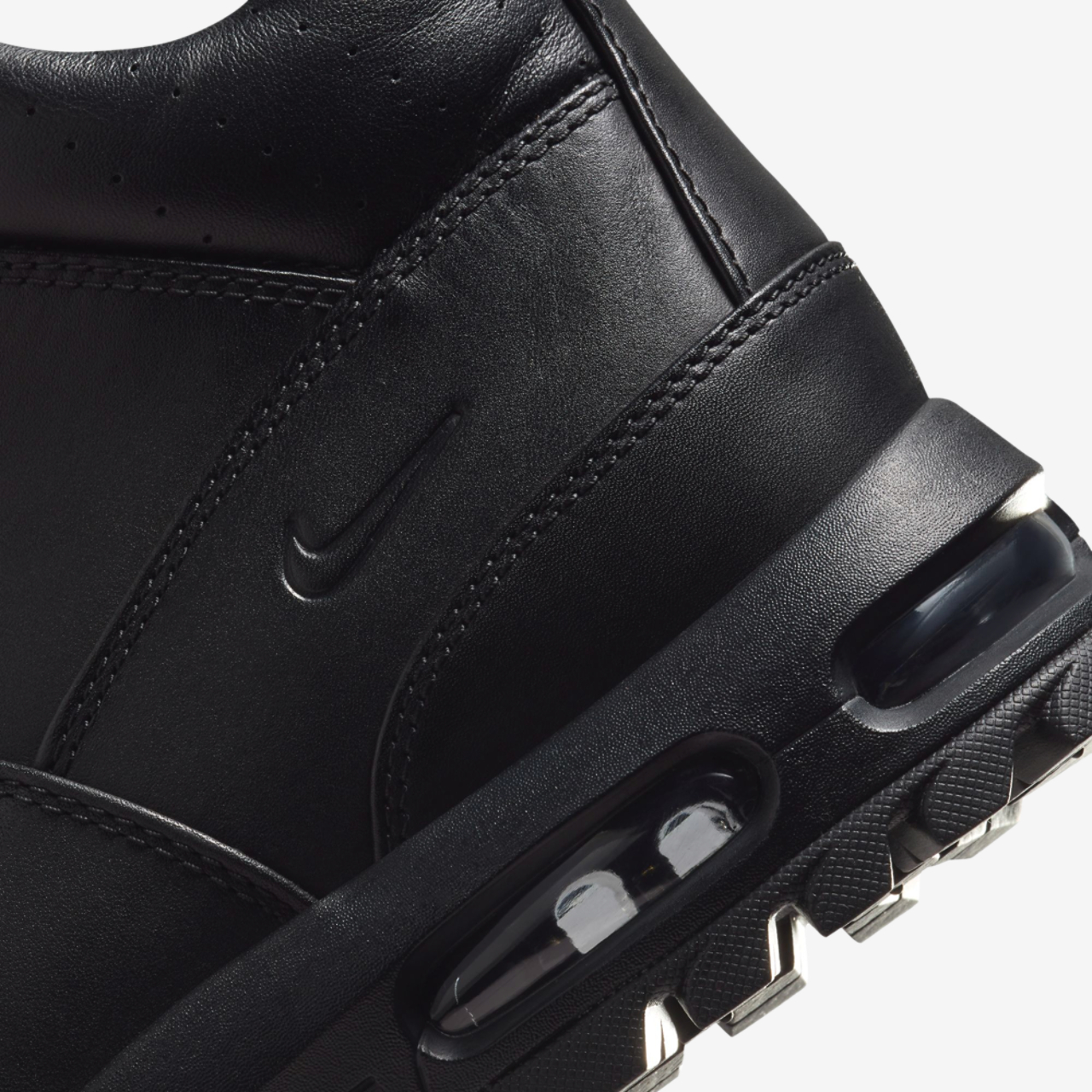 Nike Air Max Goadome Image 8 of 9. Tap to open photo gallery.