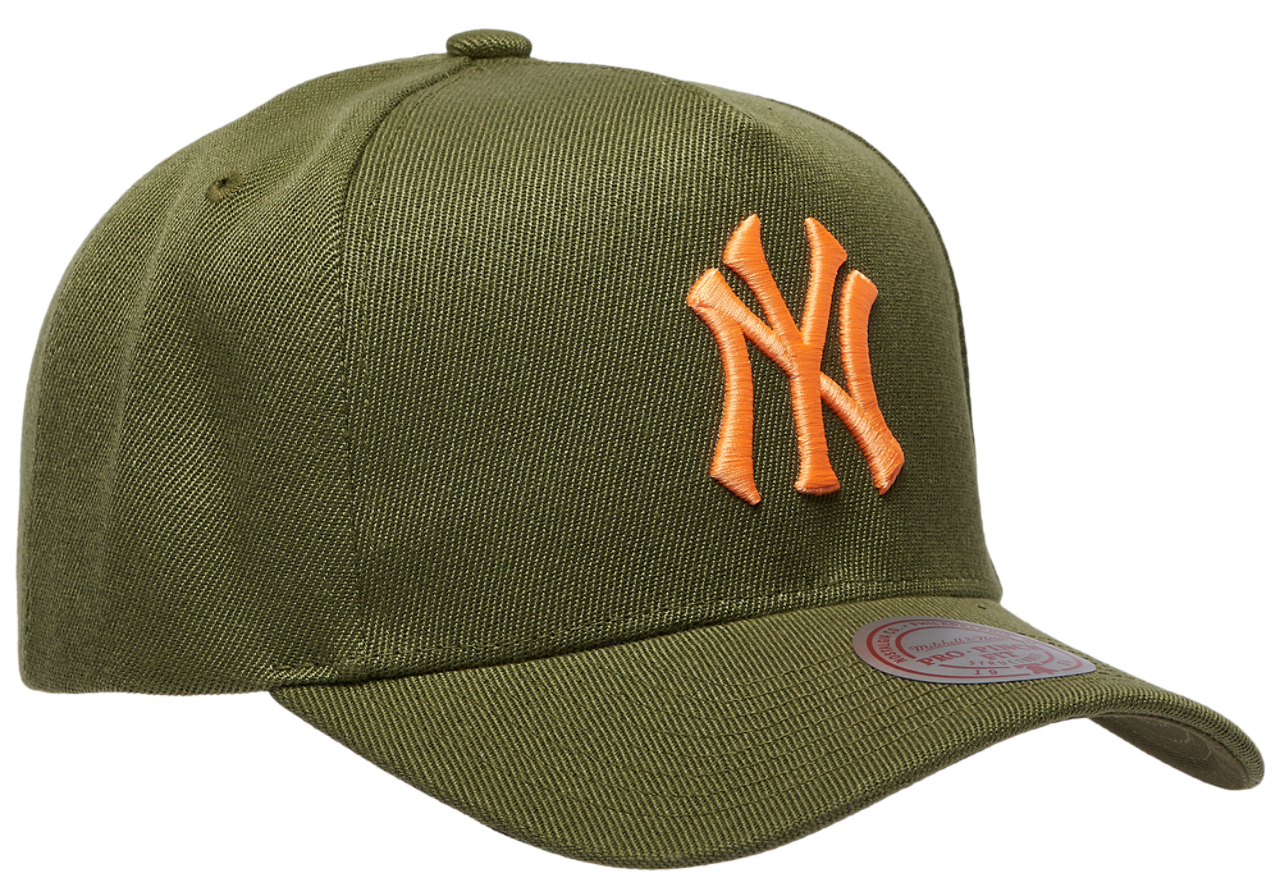 Mitchell & Ness Yankees Neon Pop Pro Pinch Cap Image 3 of 5. Tap to open photo gallery.