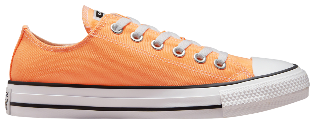 Converse Chuck Taylor All Star Image 1 of 5. Tap to open photo gallery.