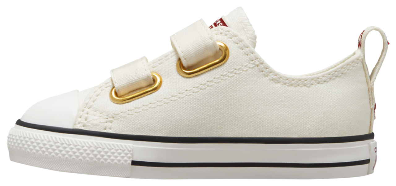 Converse Chuck Taylor V2 Valentine's Day Image 2 of 5. Tap to open photo gallery.