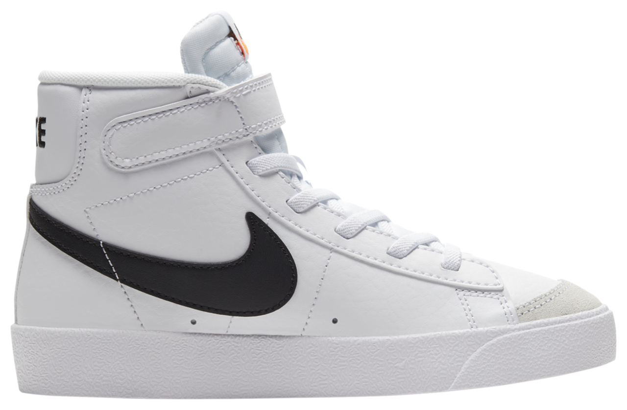 Nike Blazer Mid '77 Image 2 of 5. Tap to open photo gallery.