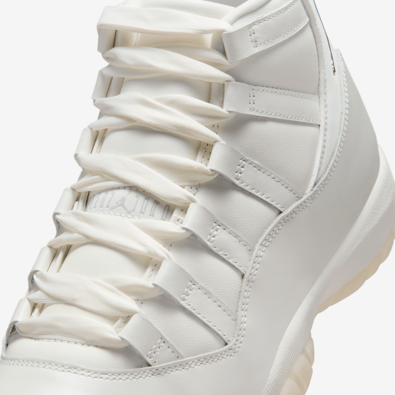 Jordan Air Jordan Retro 11 Image 8 of 10. Tap to open photo gallery.