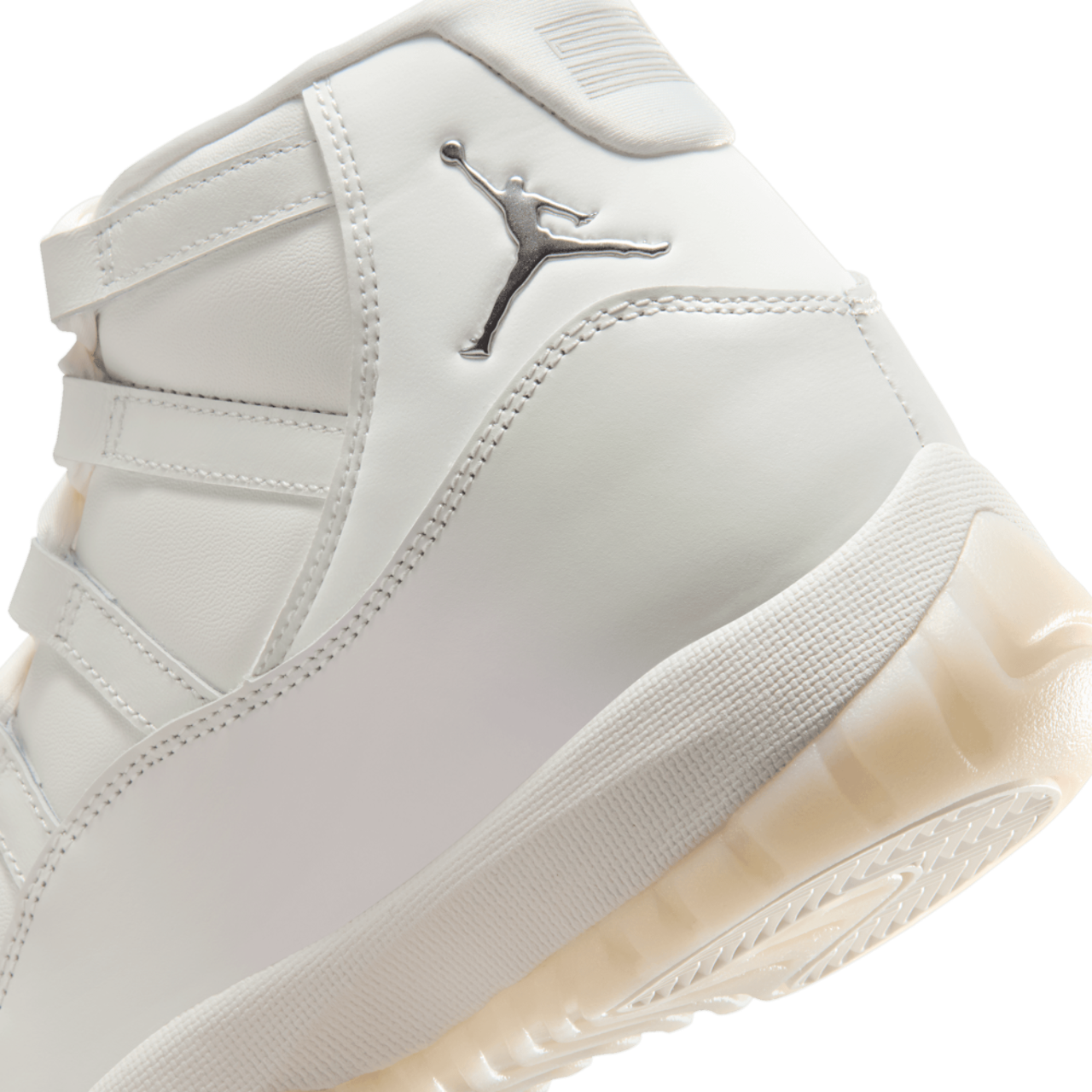 Jordan Air Jordan Retro 11 Image 9 of 10. Tap to open photo gallery.