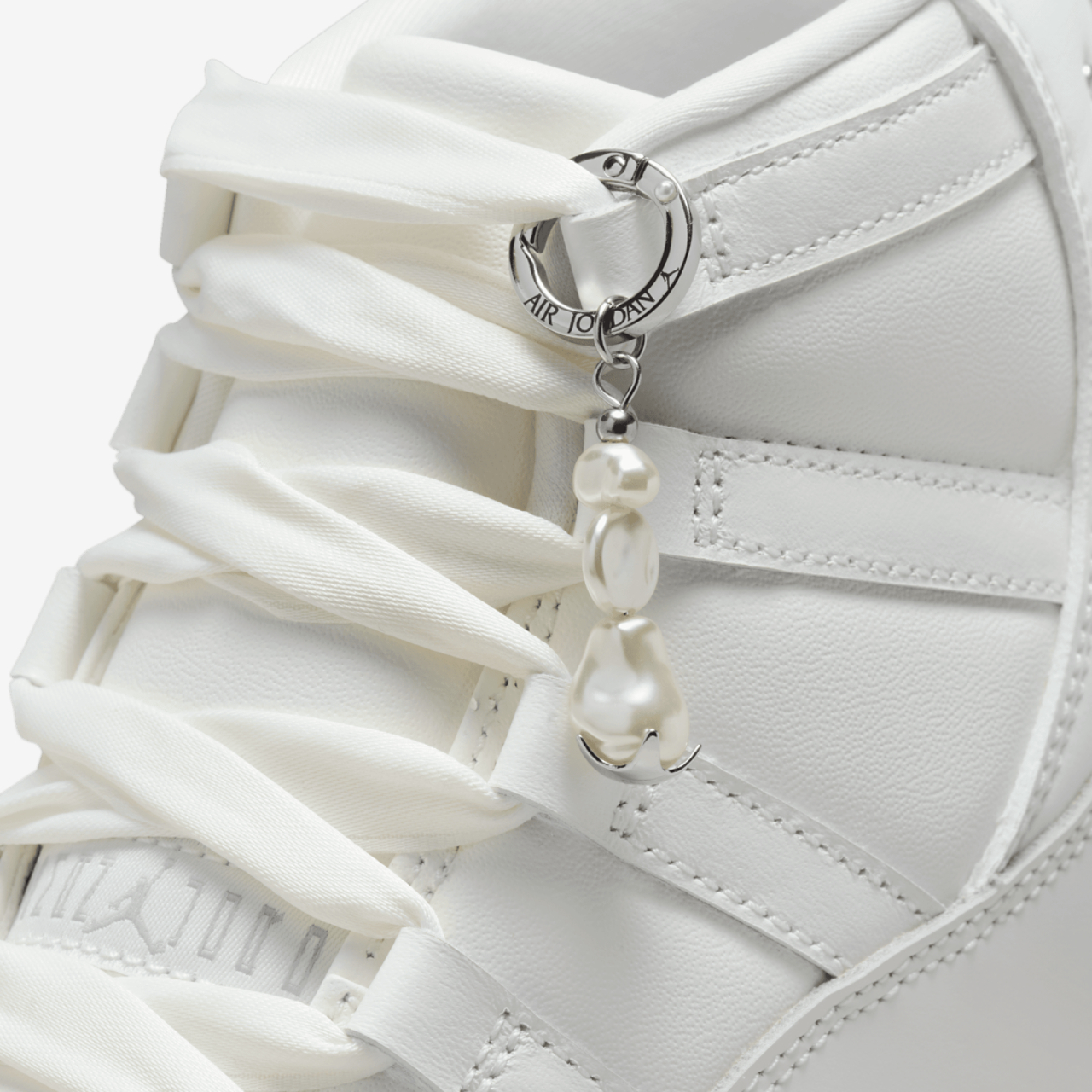 Jordan Air Jordan Retro 11 Image 10 of 10. Tap to open photo gallery.