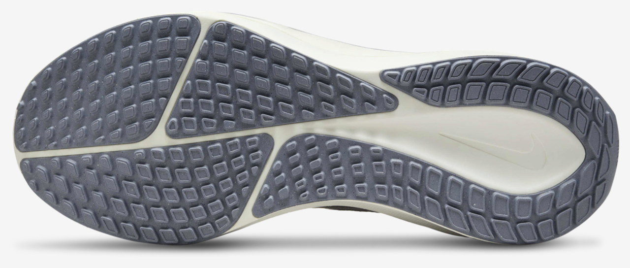 Nike Vomero 17 Image 5 of 5. Tap to open photo gallery.