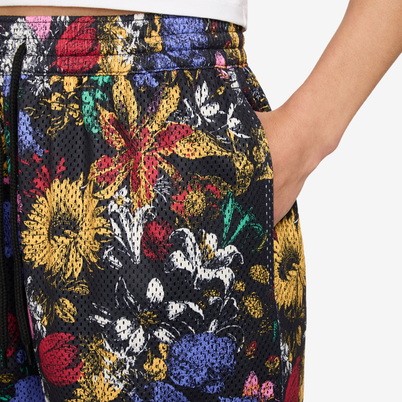 Nike Dri-FIT Essential Seasonal 4" AOP Shorts Image 4 of 4. Tap to open photo gallery.