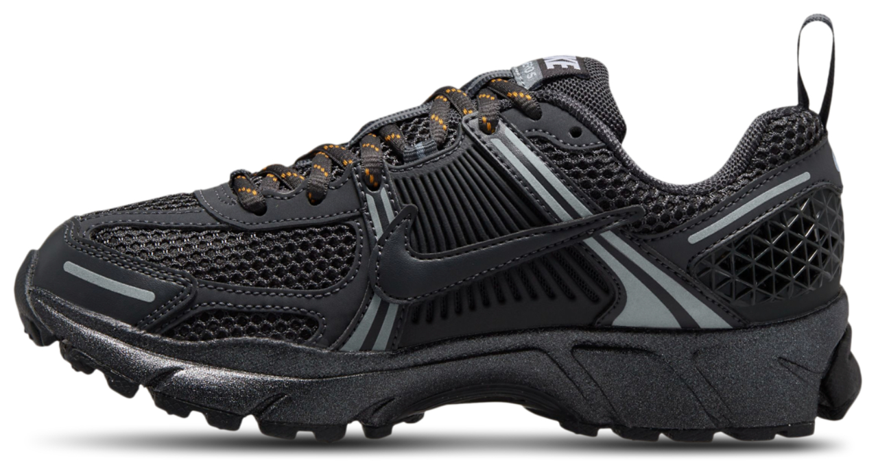 Nike Vomero 5 Image 2 of 4. Tap to open photo gallery.