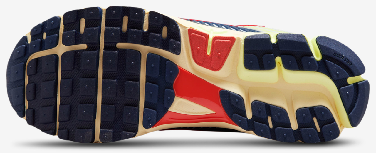 Nike Vomero 5 Image 5 of 8. Tap to open photo gallery.