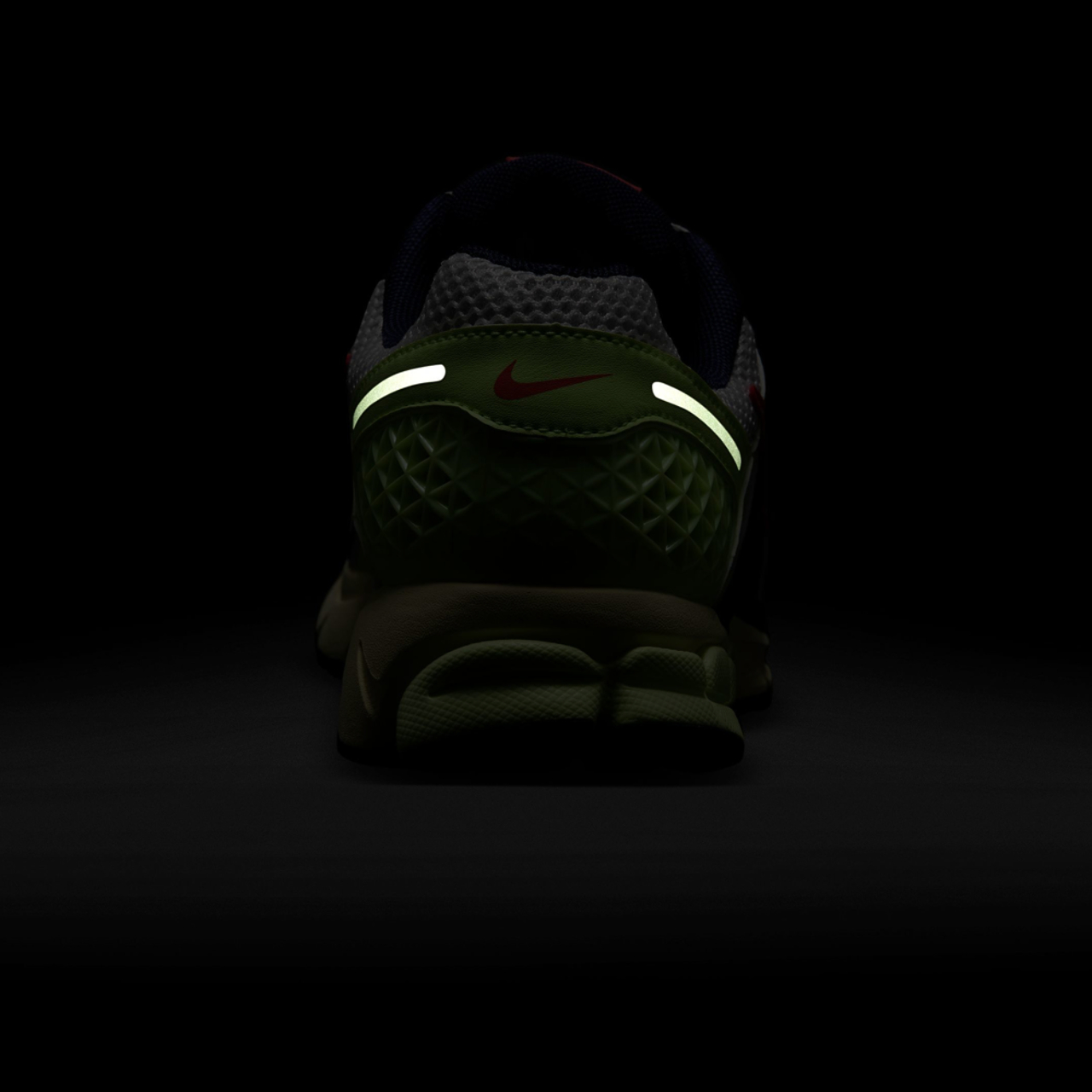 Nike Vomero 5 Image 6 of 8. Tap to open photo gallery.