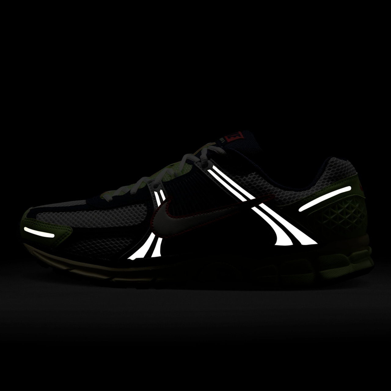 Nike Vomero 5 Image 7 of 8. Tap to open photo gallery.