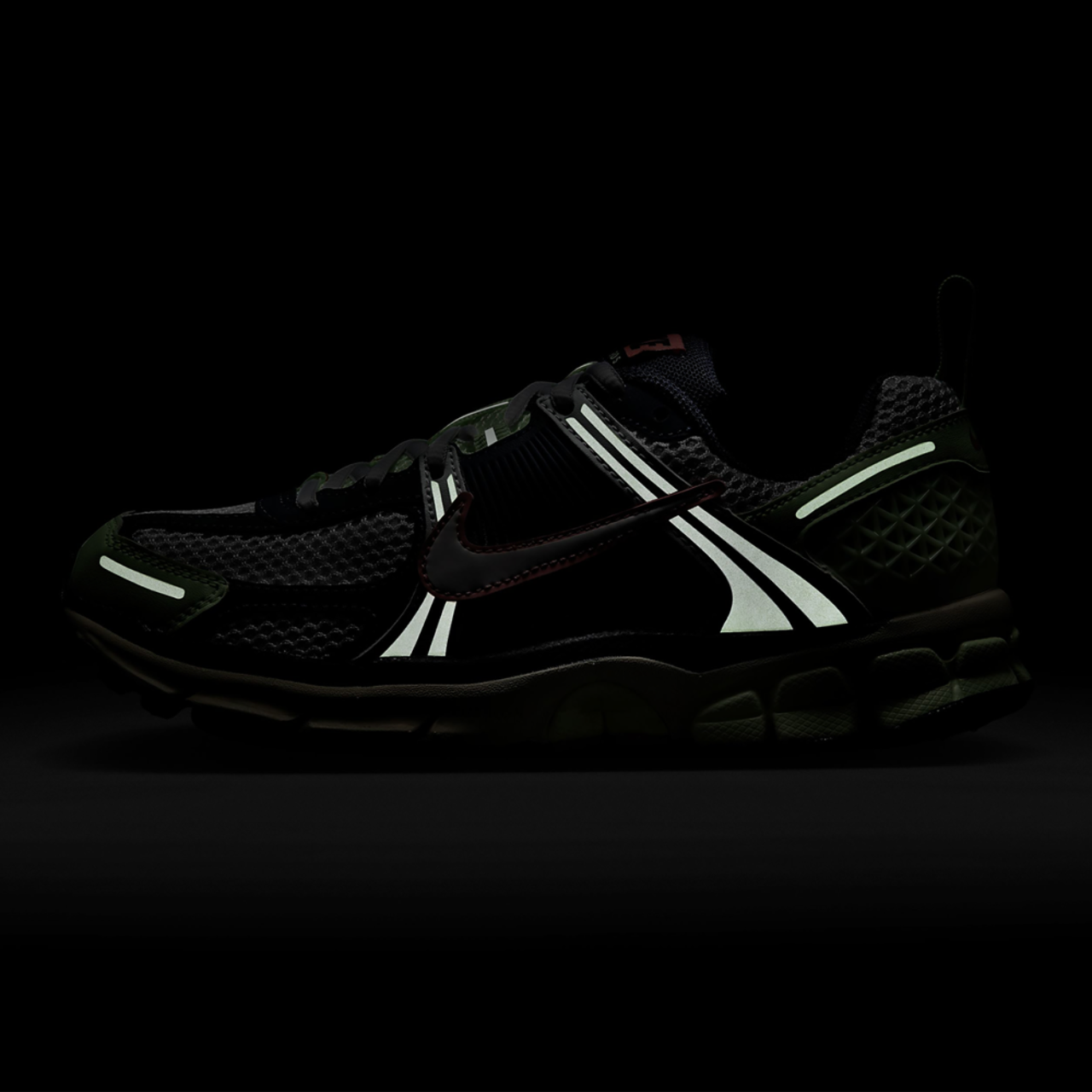 Nike Vomero 5 Image 8 of 9. Tap to open photo gallery.
