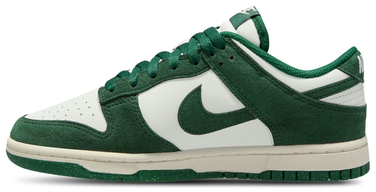 Nike Dunk Low Image 2 of 4. Tap to open photo gallery.