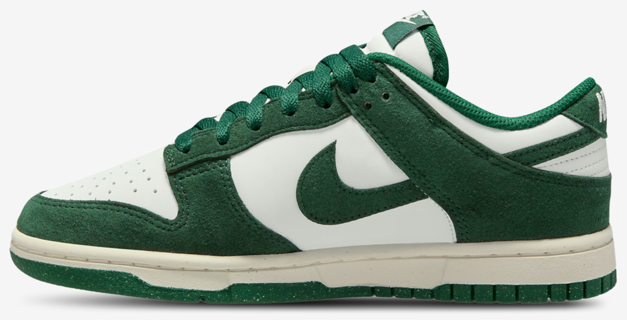 Nike Dunk Low Image 2 of 4. Tap to open photo gallery.