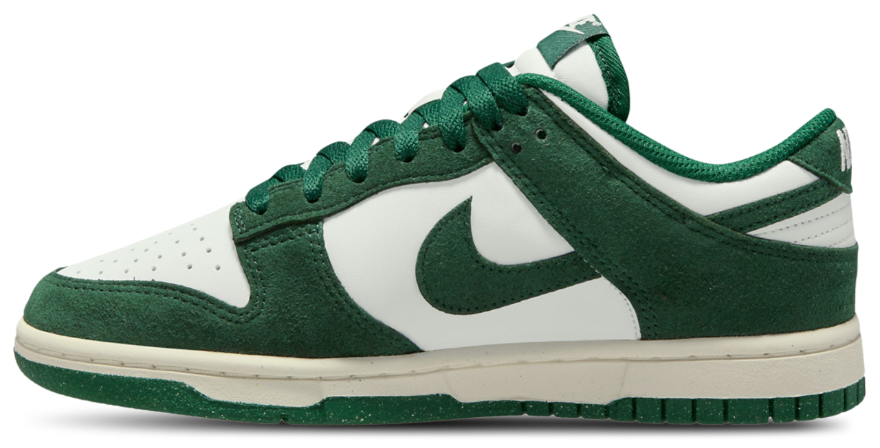 Nike Dunk Low Image 2 of 4. Tap to open photo gallery.