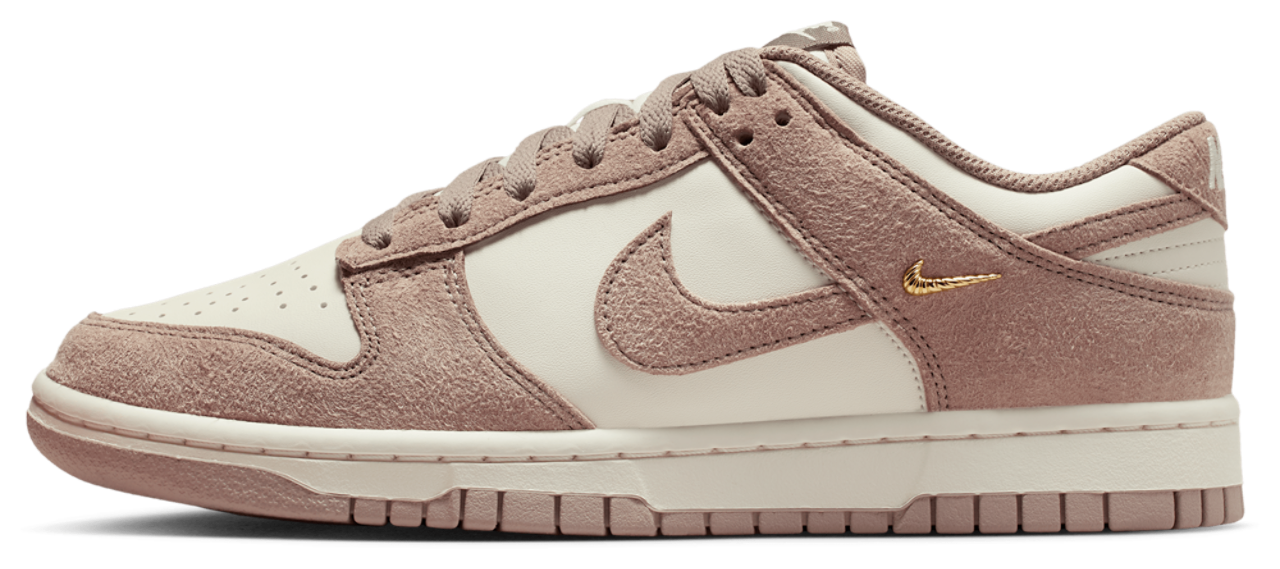 Nike Dunk Low Image 2 of 5. Tap to open photo gallery.