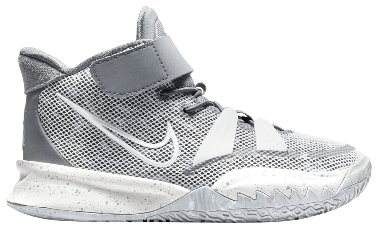 Nike Kyrie 7 SE Image 1 of 5. Tap to open photo gallery.
