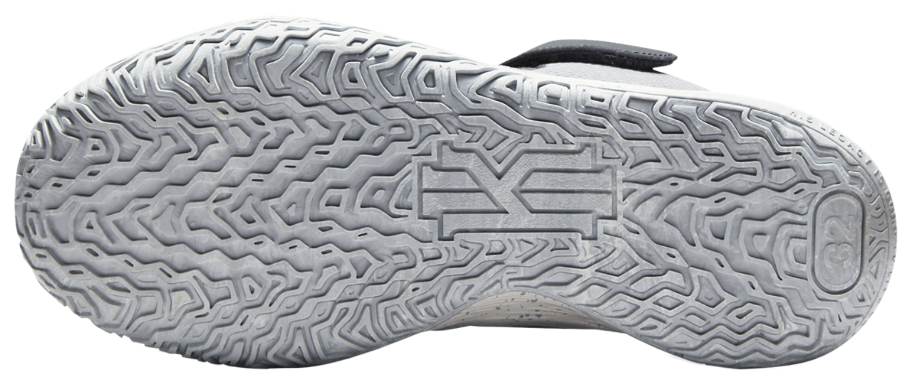 Nike Kyrie 7 SE Image 5 of 5. Tap to open photo gallery.