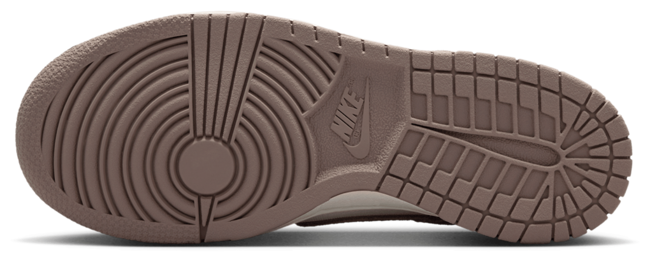 Nike Dunk Low SE 3 Image 5 of 5. Tap to open photo gallery.
