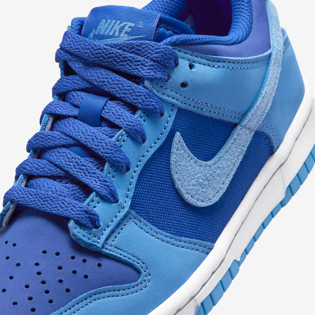 Nike Dunk Low SE 3 Image 7 of 8. Tap to open photo gallery.