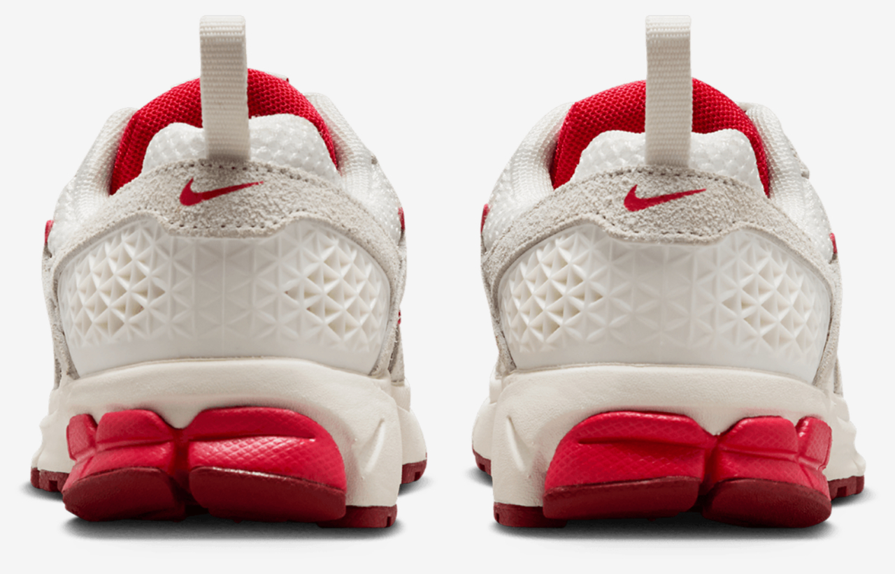 Nike Vomero 5 SE Image 3 of 8. Tap to open photo gallery.