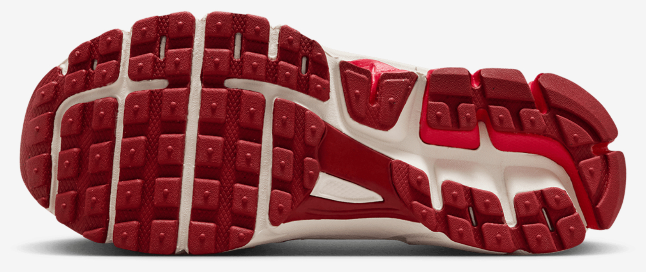 Nike Vomero 5 SE Image 5 of 8. Tap to open photo gallery.