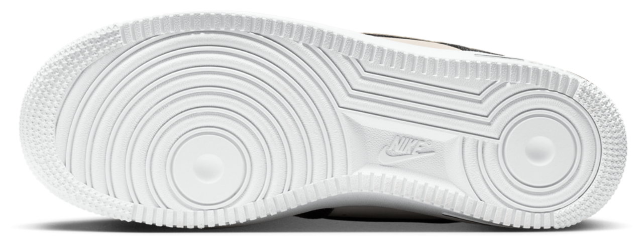 Nike Air Force 1 '07 SE Image 5 of 5. Tap to open photo gallery.