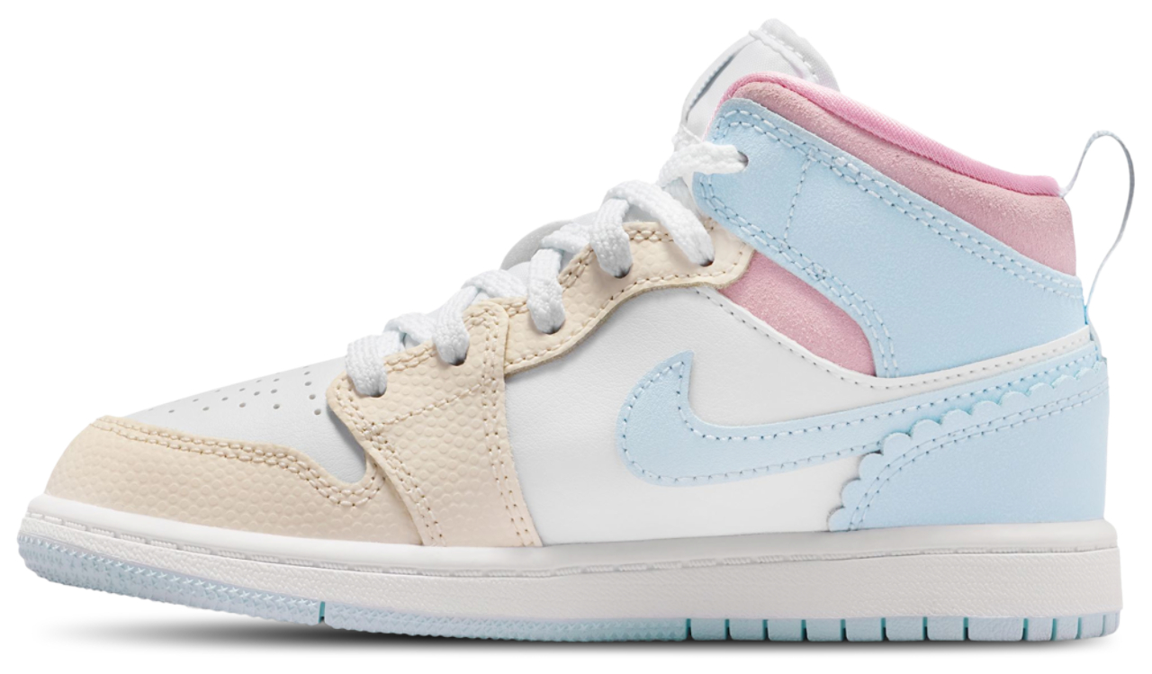 Jordan 1 Mid SE Fem Image 2 of 5. Tap to open photo gallery.