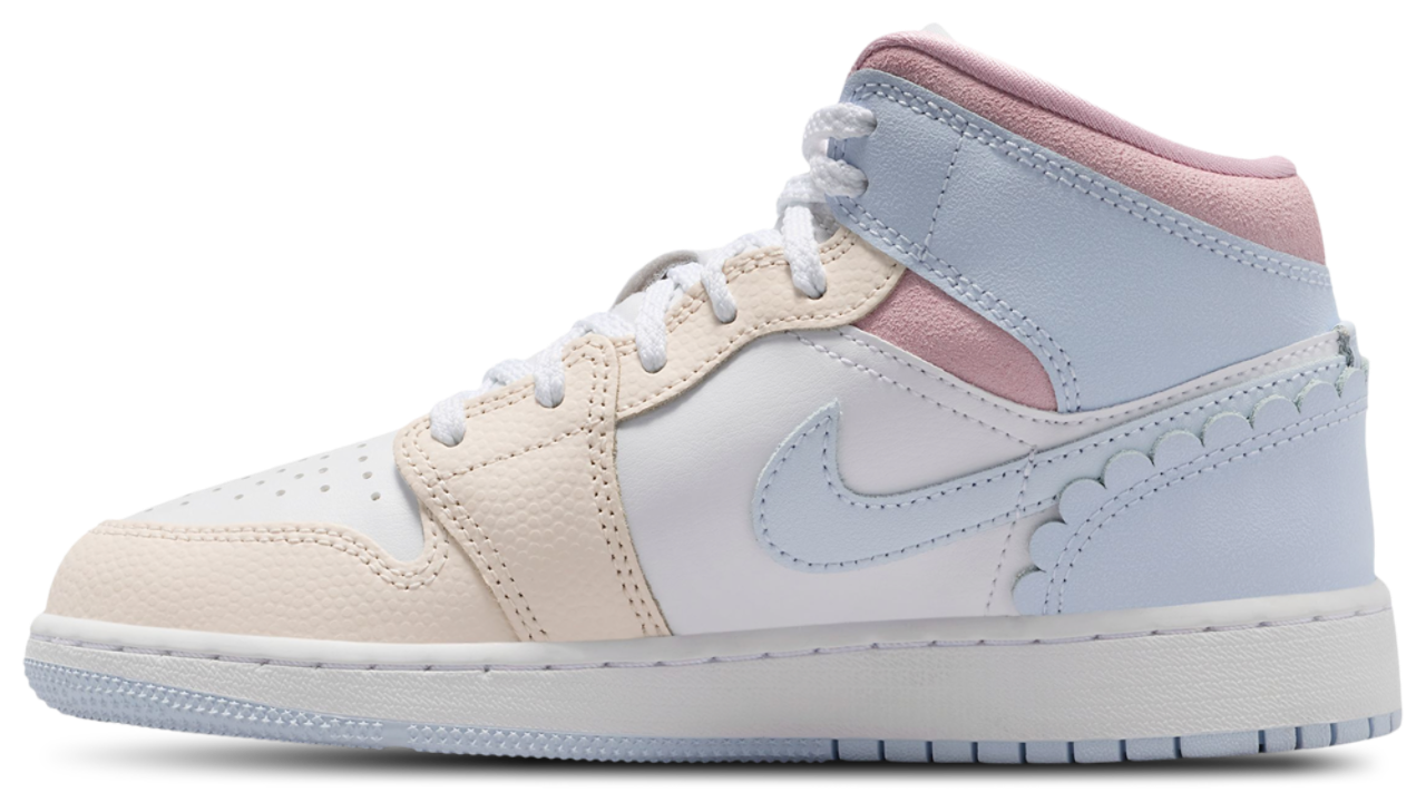 Jordan AJ 1 MID SE FEM Image 2 of 5. Tap to open photo gallery.